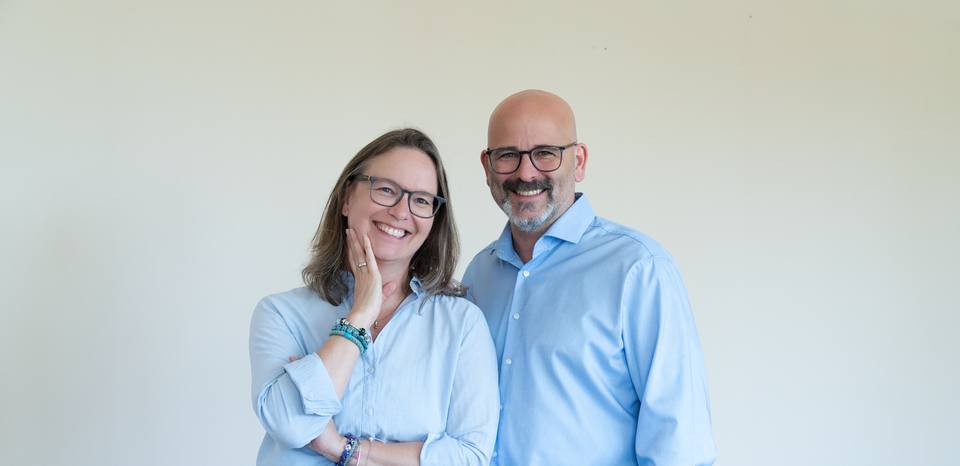 Angela und Dieter Ehrenreich begrüßen Paare im SinnZENTRUM Salzburg